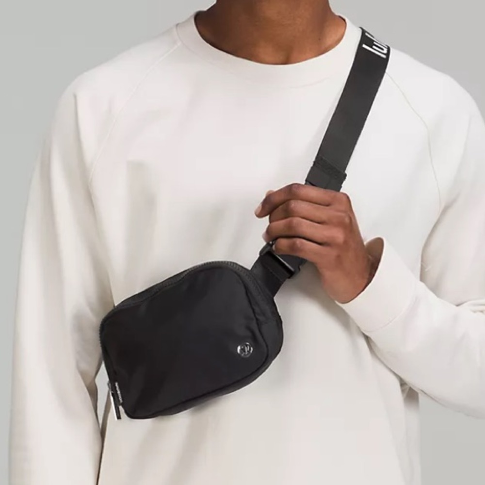 Lululemon Everywhere Belt Bag
Wordmark ❤️ NWT - Picture 8 of 8